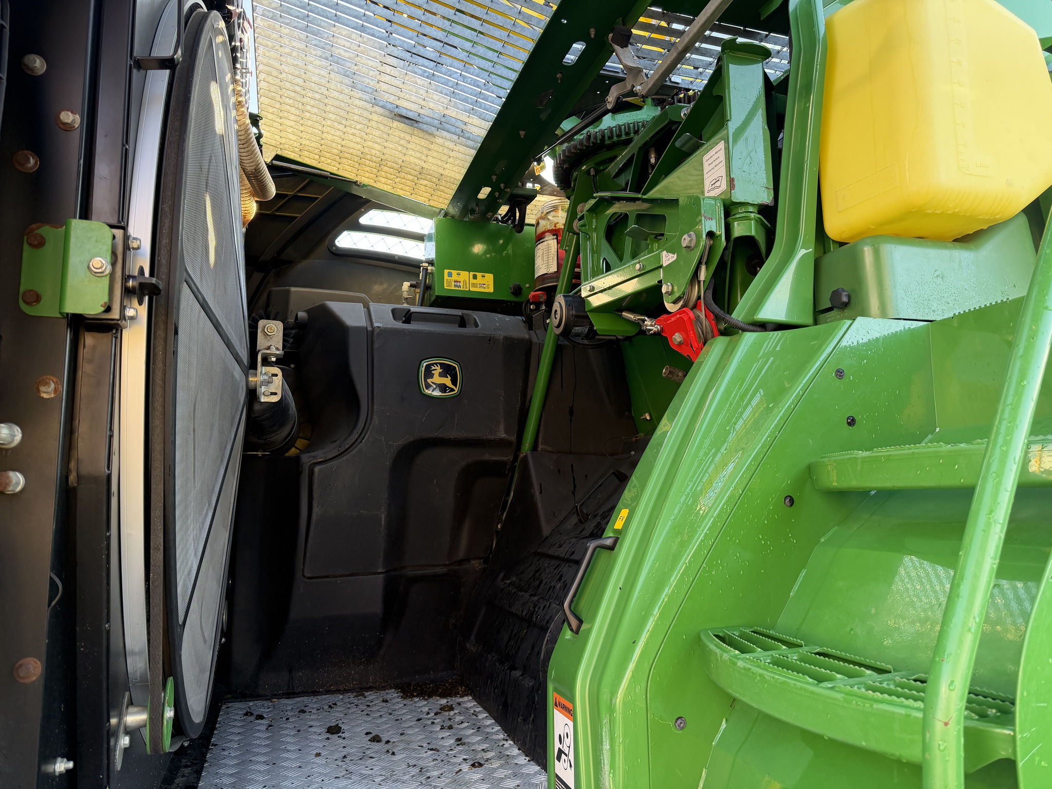 2022 John Deere 9900 Image 15