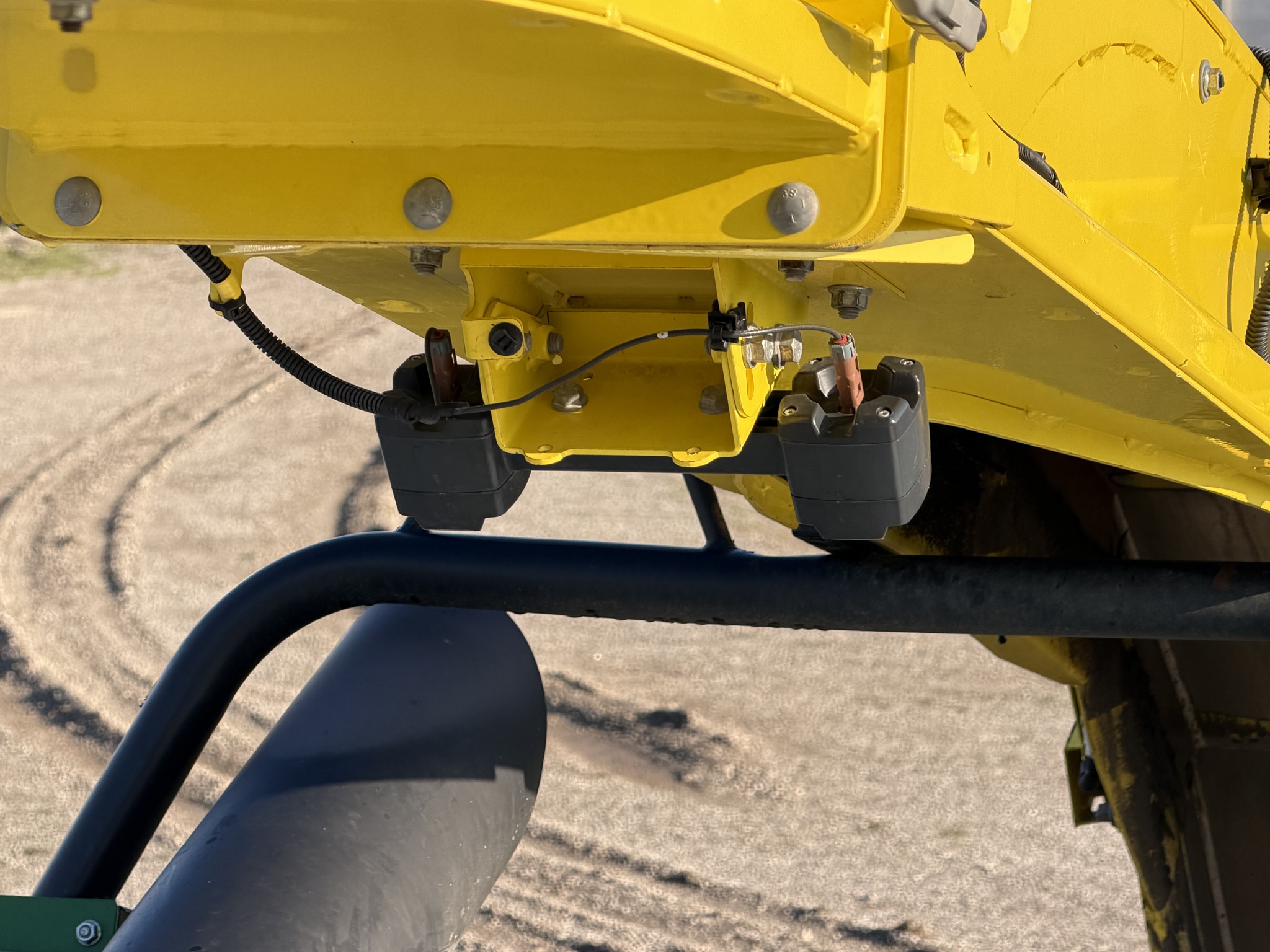 2022 John Deere 9900 Image 17