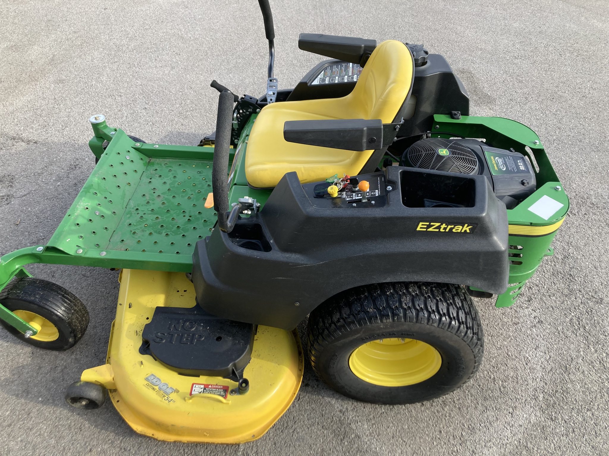2014 John Deere Z425 Image 4