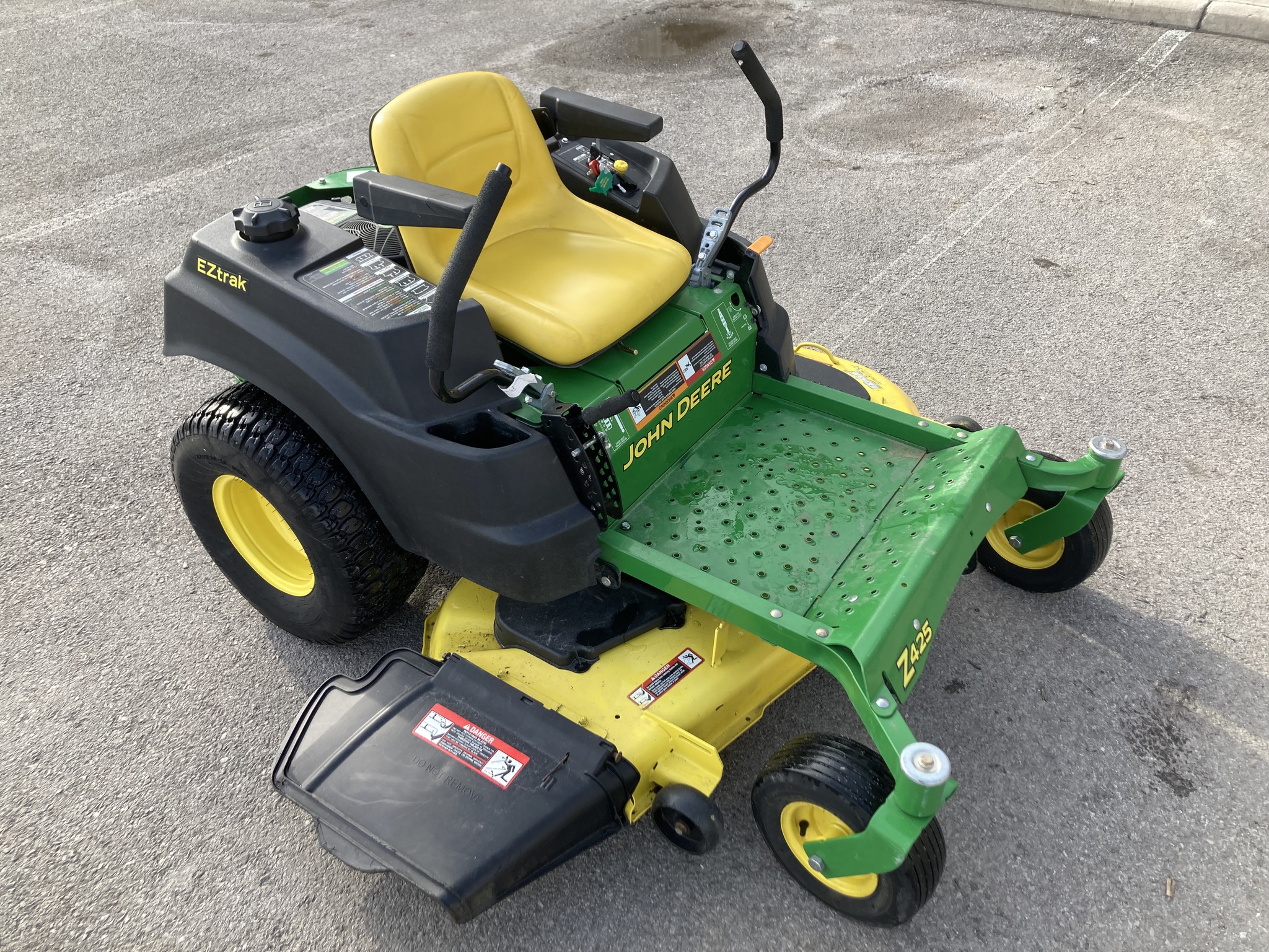 2014 John Deere Z425 Image 8