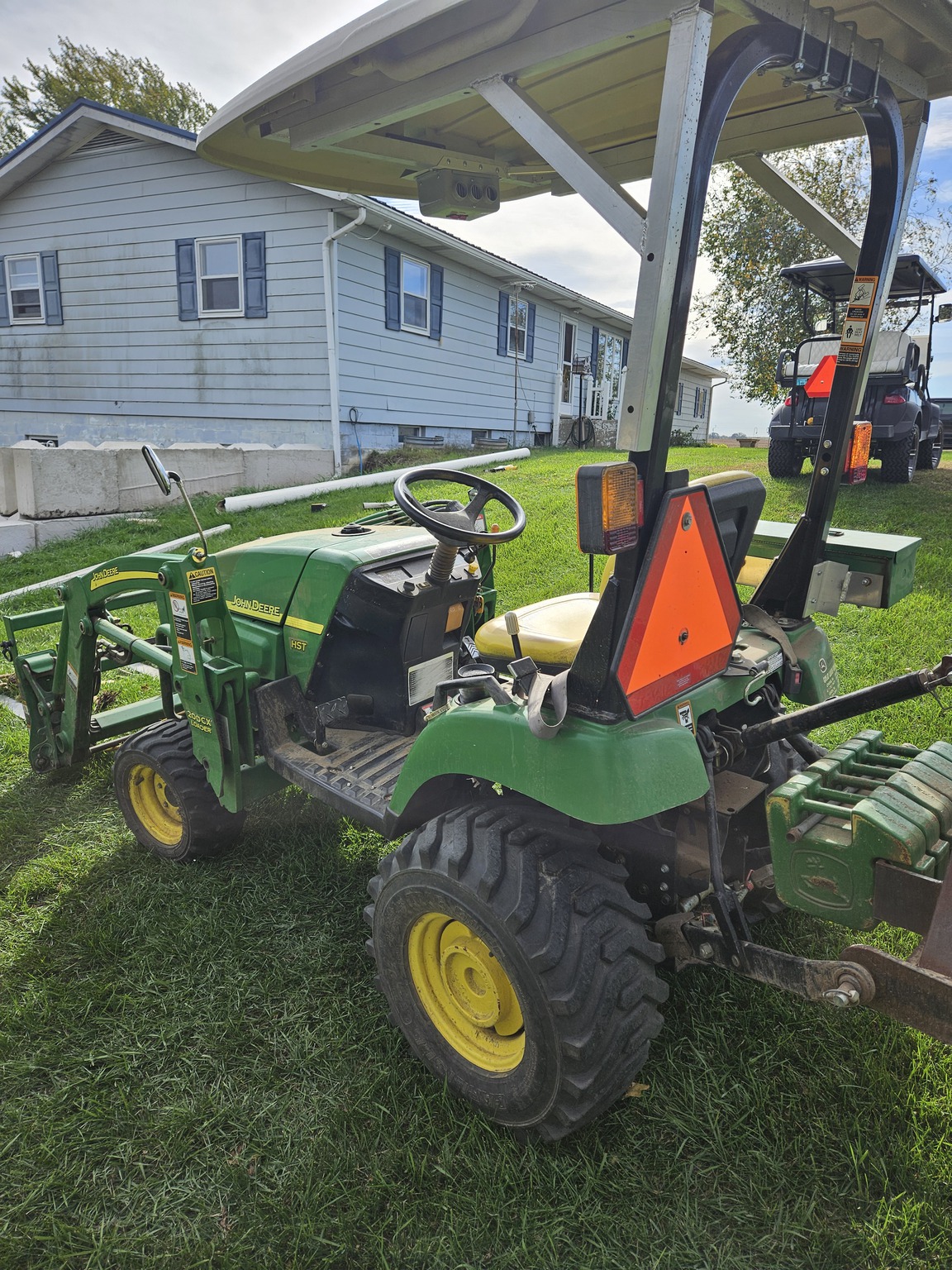 2007 John Deere 2305 Image 4