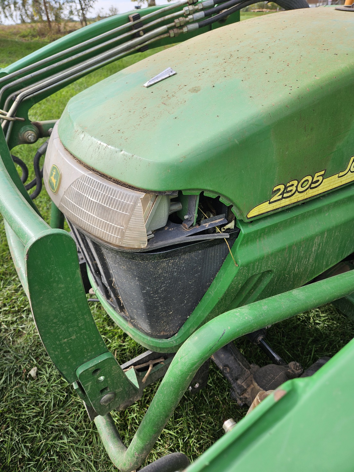 2007 John Deere 2305 Image 5