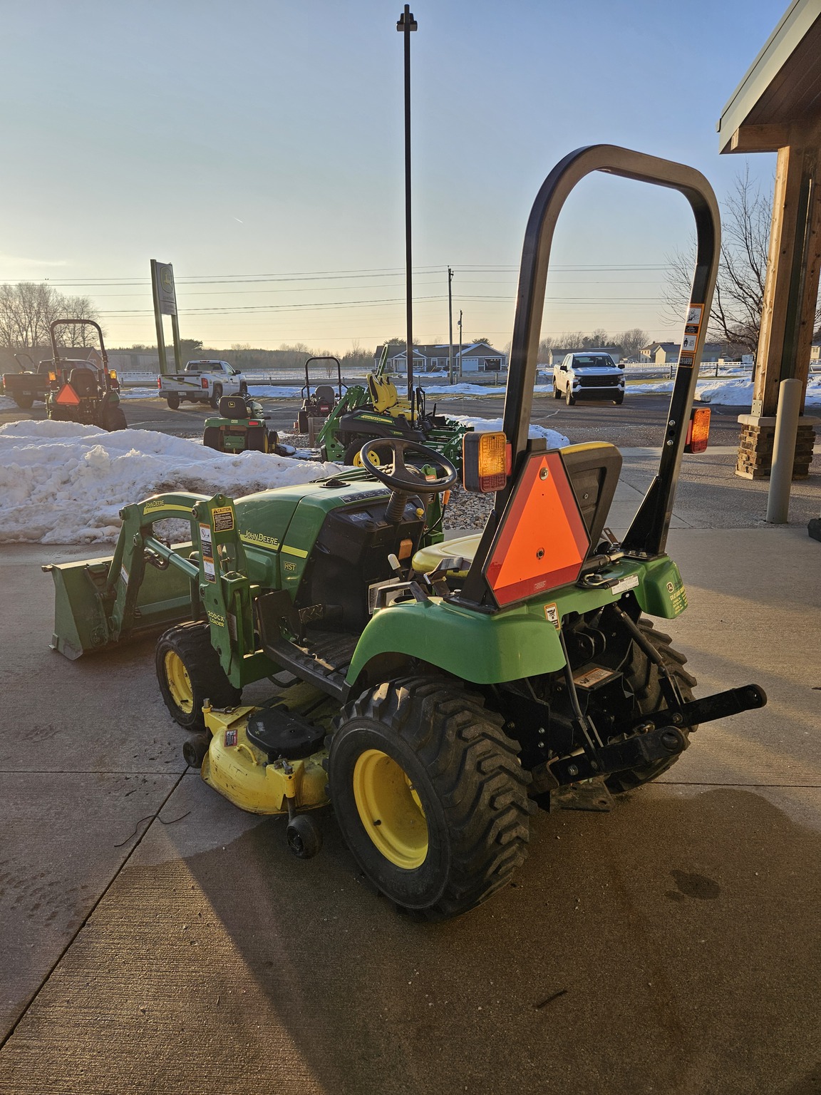 2007 John Deere 2305 Image 6