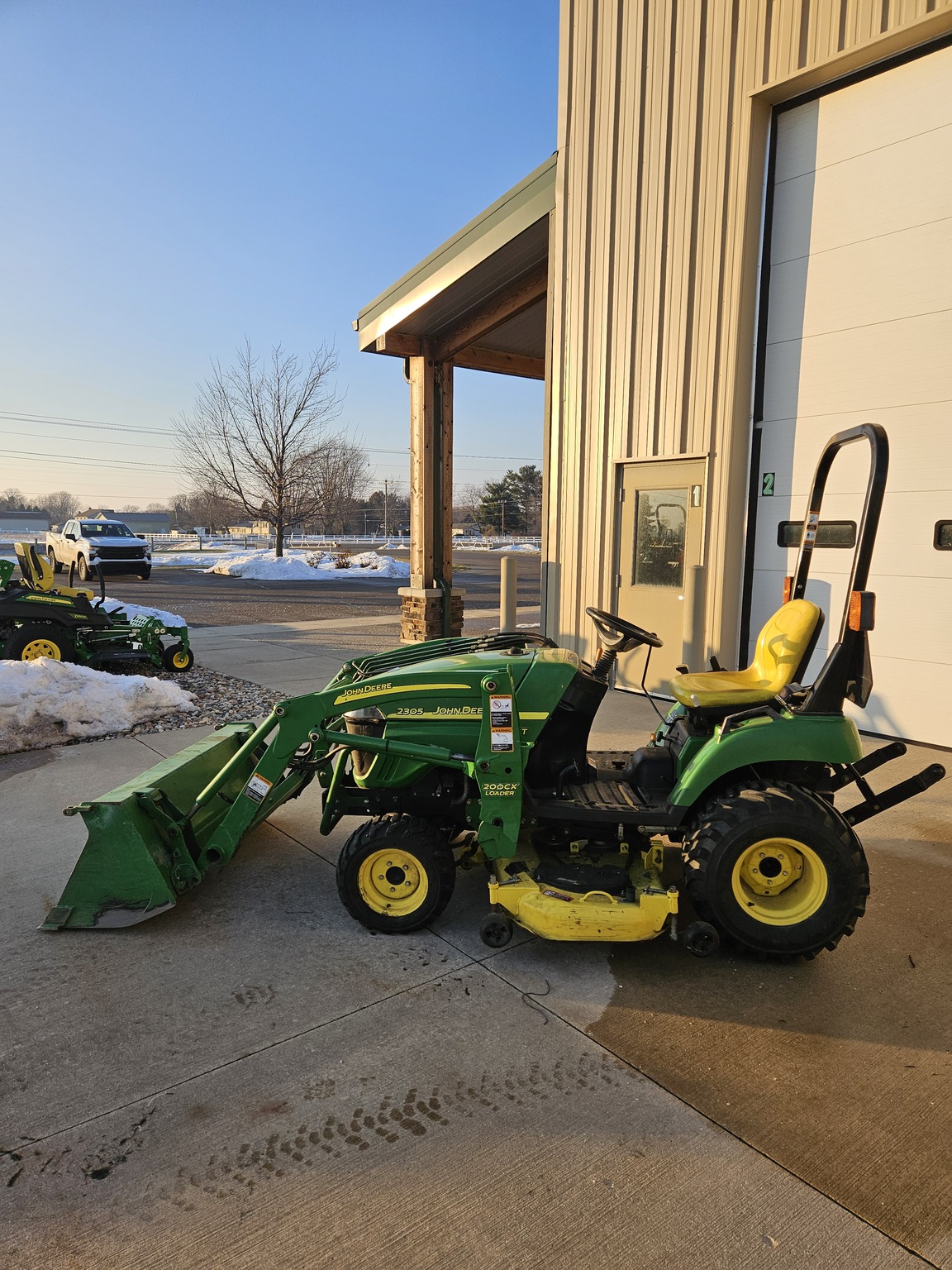 2007 John Deere 2305 Image 7