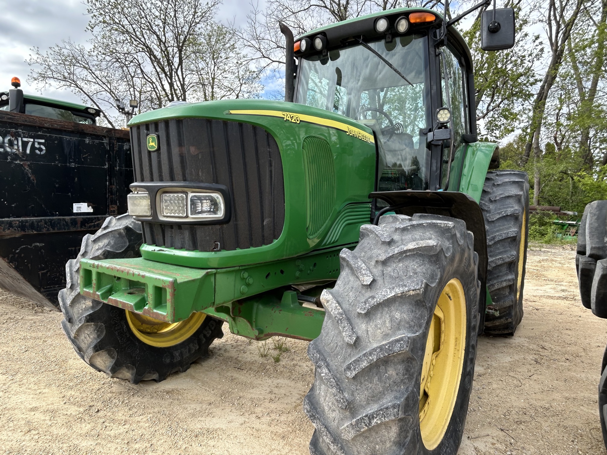  2003 John Deere 7420 at Heritage Tractor in Freeport, IL