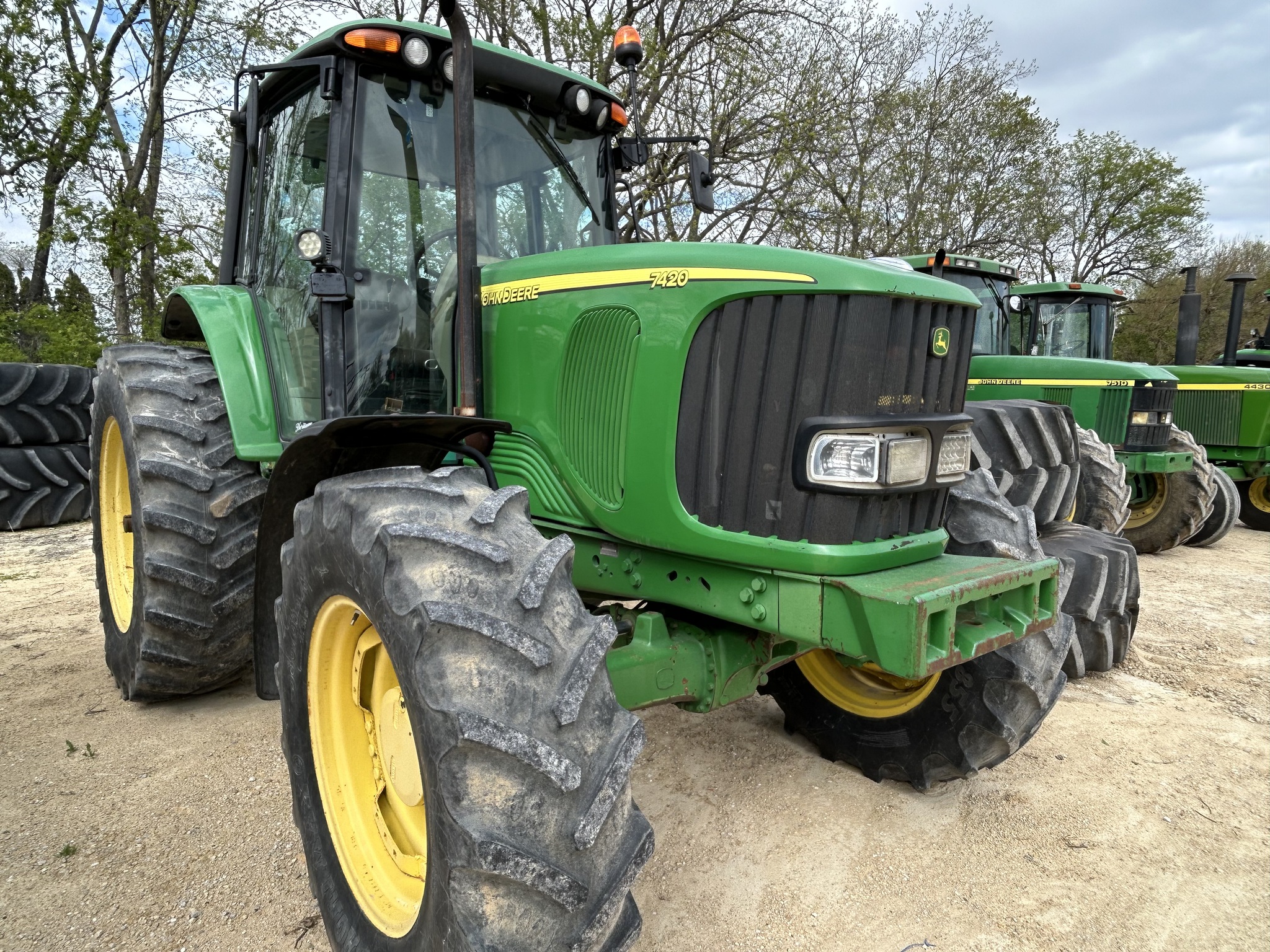  2003 John Deere 7420 at Heritage Tractor in Freeport, IL