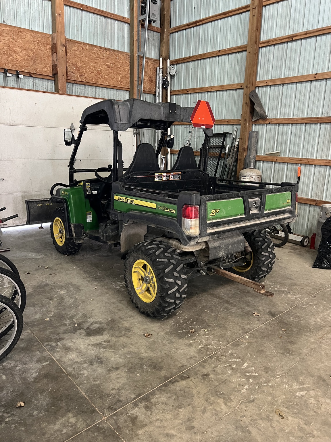 2013 John Deere XUV 825i Image 2