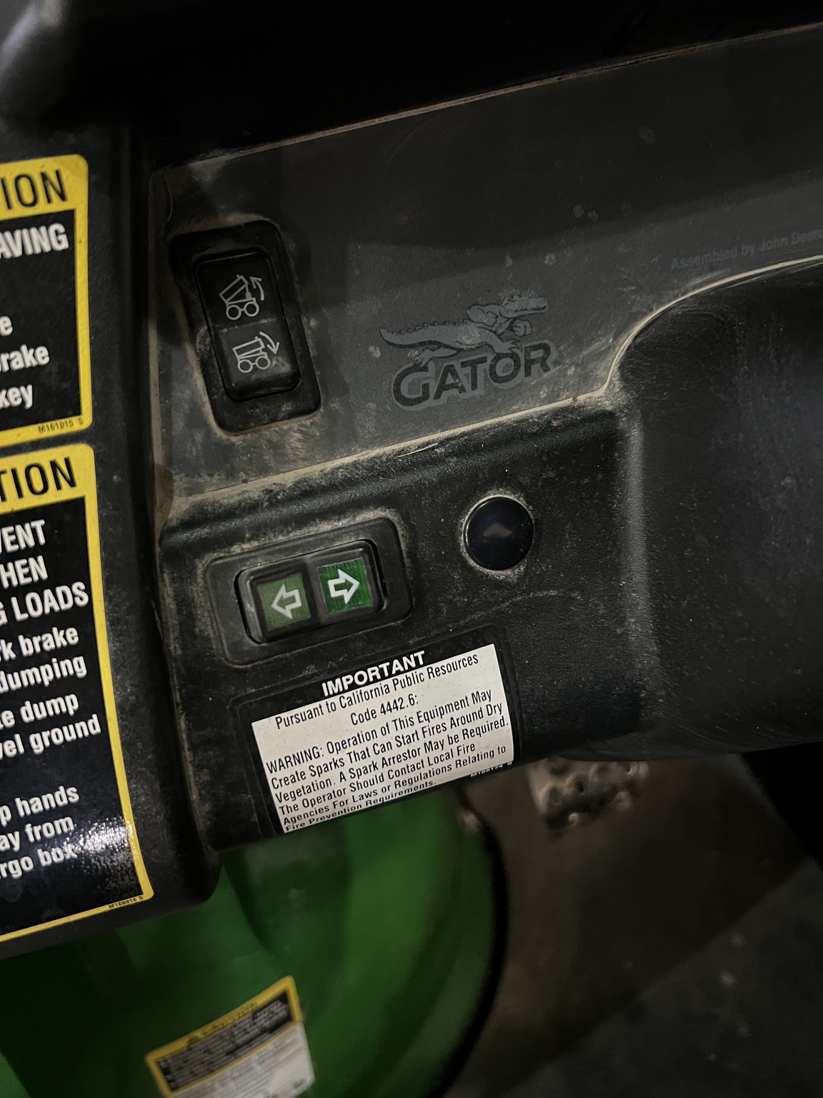 2013 John Deere XUV 825i Image 11