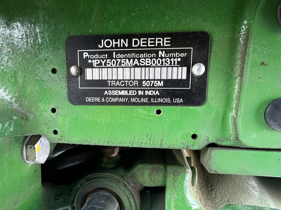 2025 John Deere 5075M - Photo33