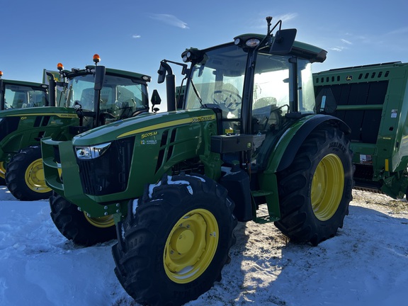 2025 John Deere 5075M - Photo8