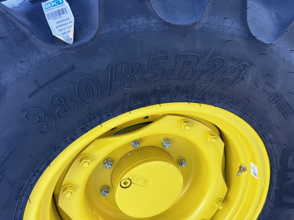 2025 John Deere 5075M - Photo10