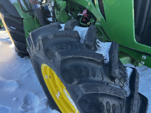 2025 John Deere 5075M - Photo13