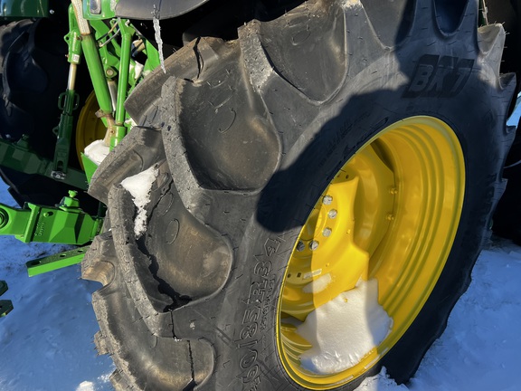 2025 John Deere 5075M - Photo16