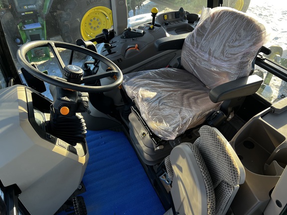 2025 John Deere 5075M - Photo25