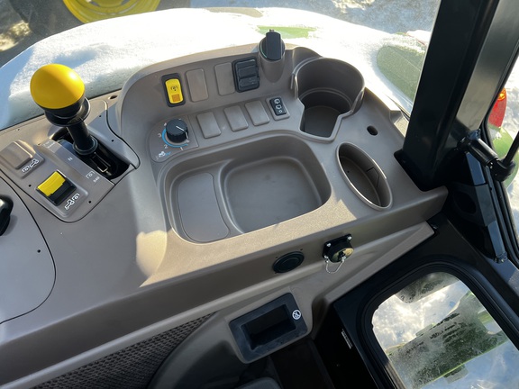 2025 John Deere 5075M - Photo29