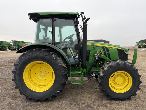 2025 John Deere 5075M - Photo2