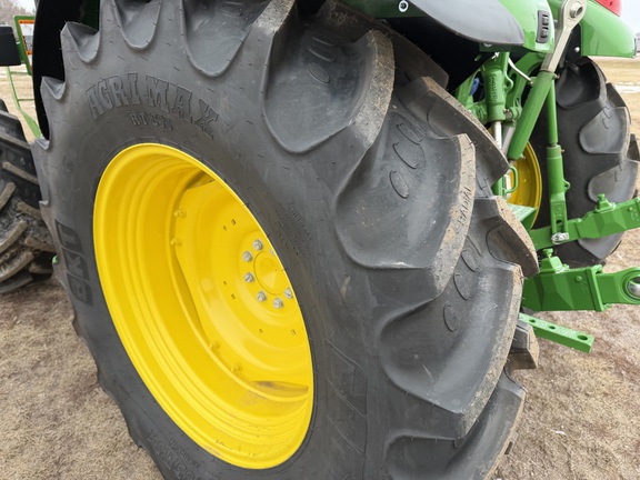 2025 John Deere 5075M - Photo16