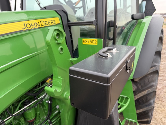 2025 John Deere 5075M - Photo17