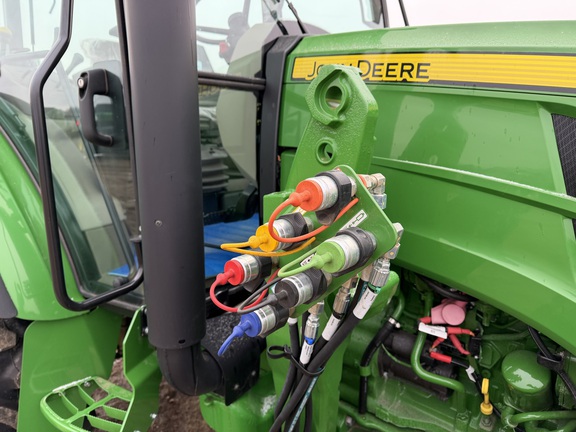 2025 John Deere 5075M - Photo18