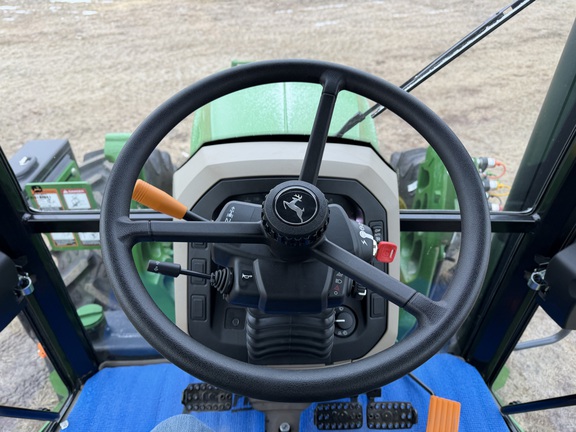 2025 John Deere 5075M - Photo26