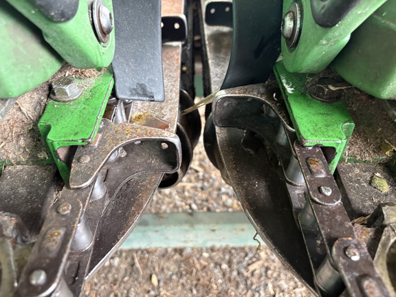 Photo of 2011 John Deere 608C