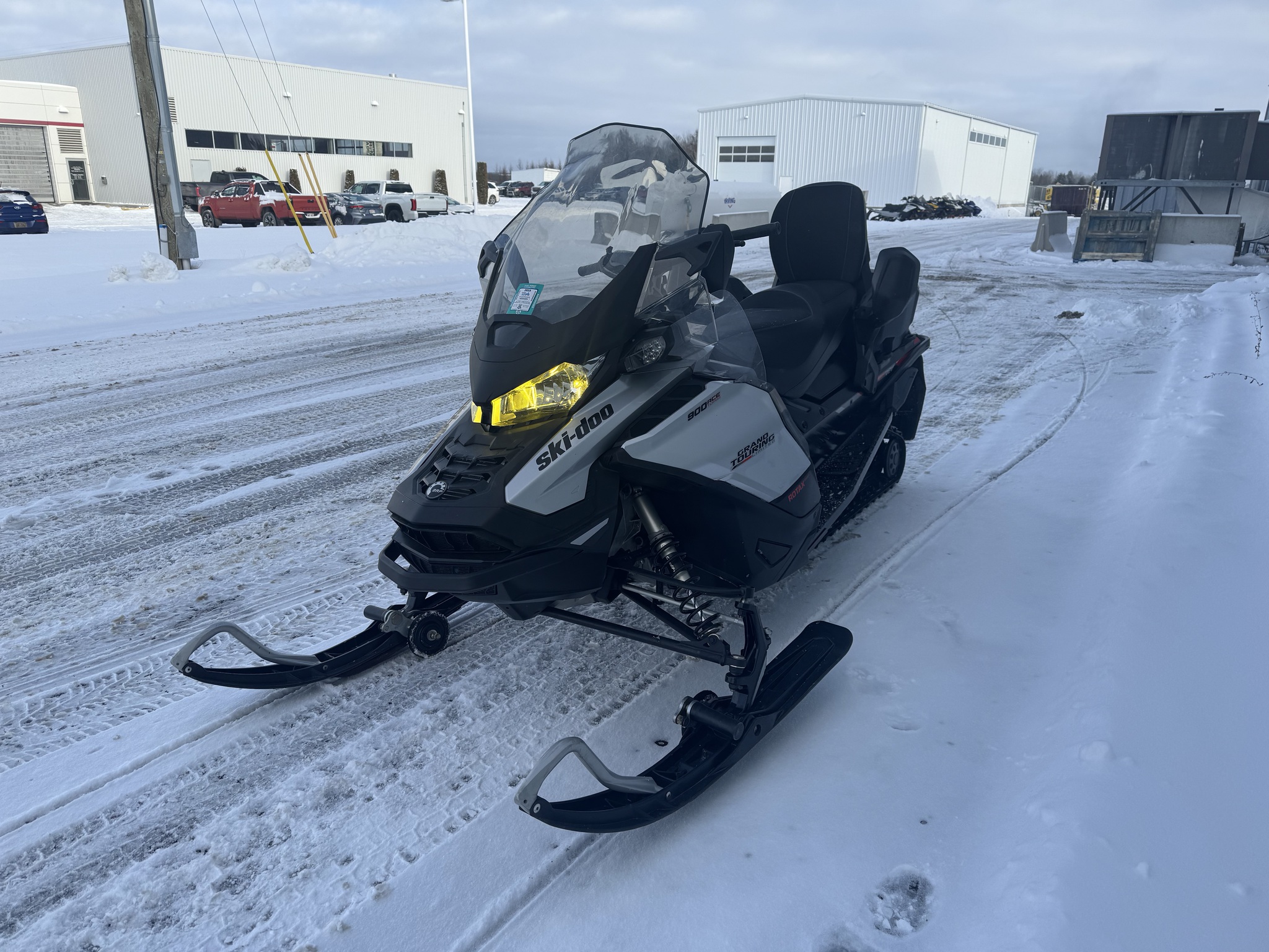 2019 Ski Doo Grand-Touring LTD 900 turbo Image 1