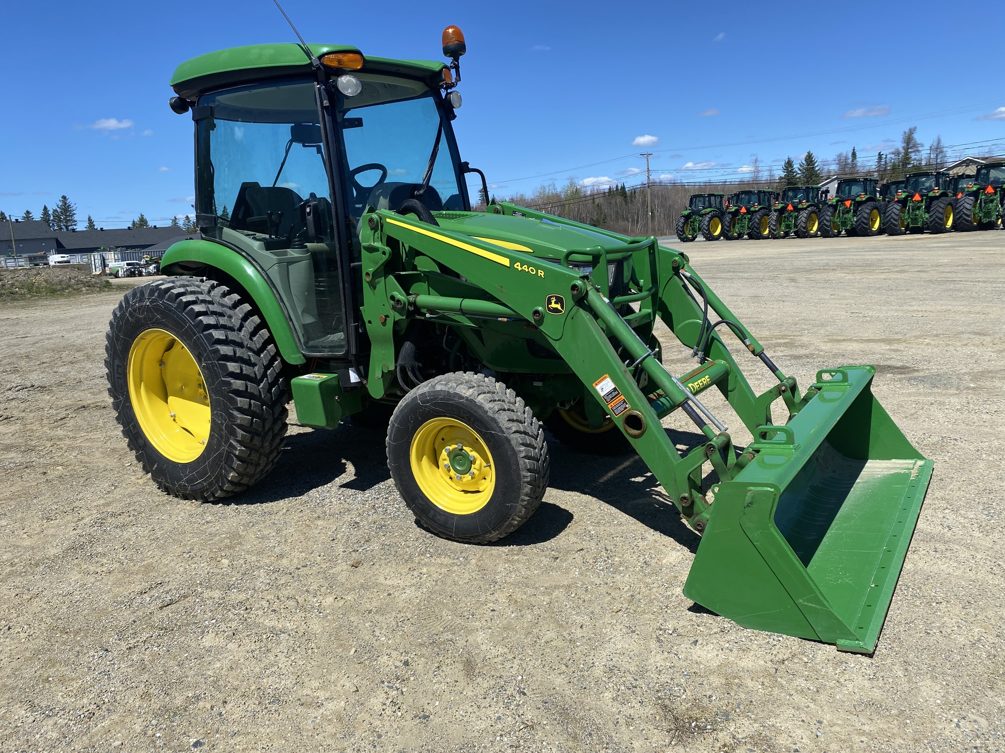 2022 John Deere 4066R Image 5