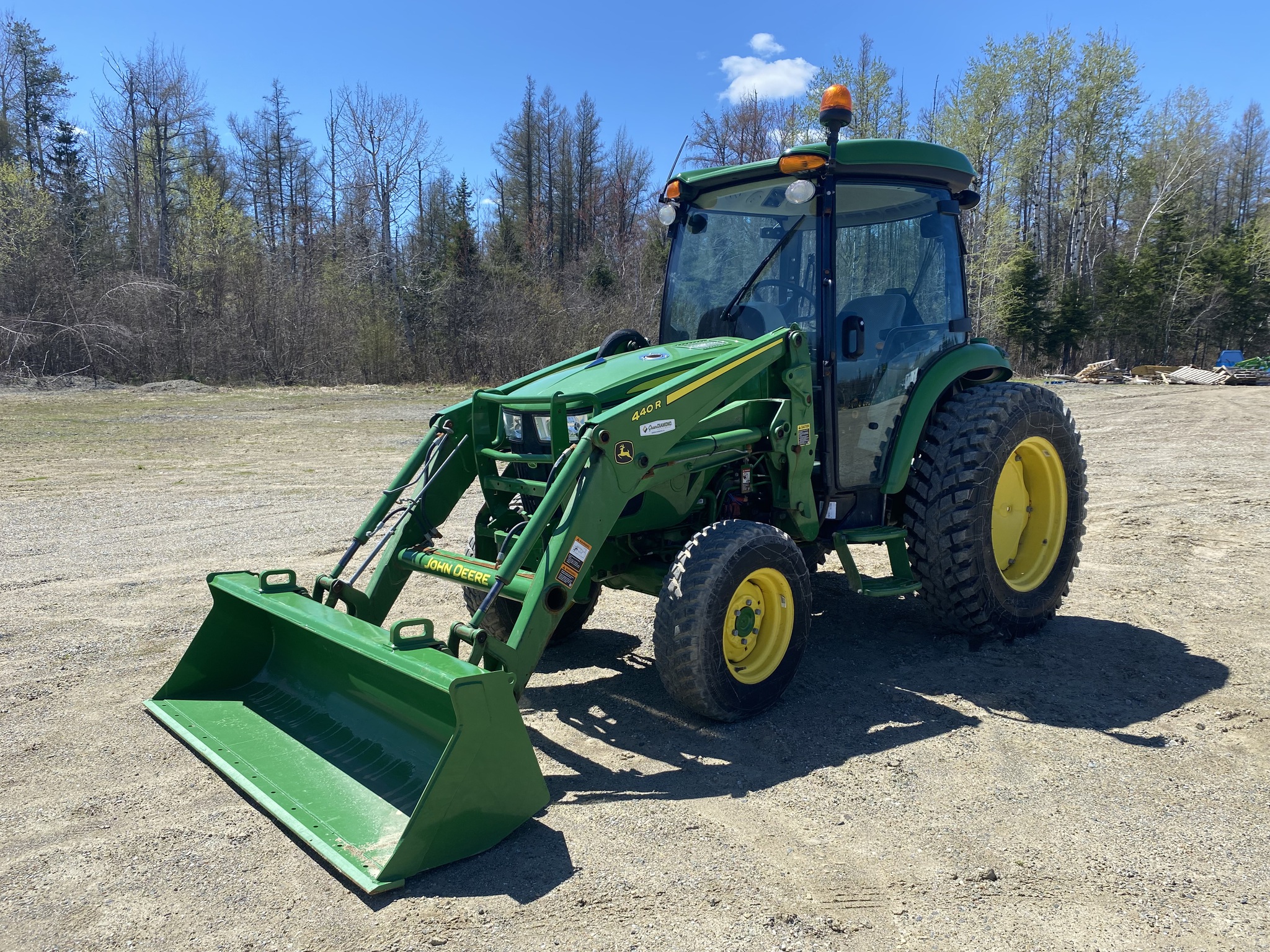 2022 John Deere 4066R Image 1