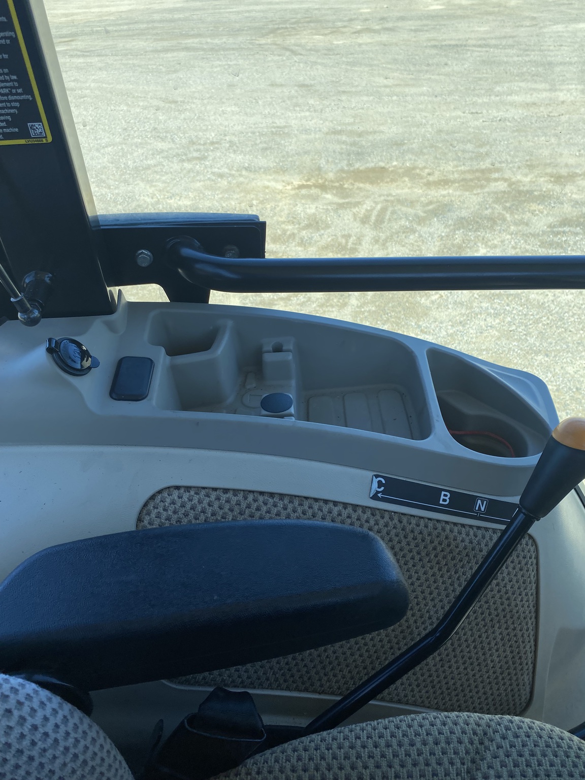 2022 John Deere 4066R Image 16