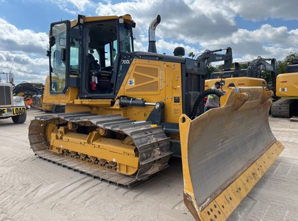 2024 John Deere 700L