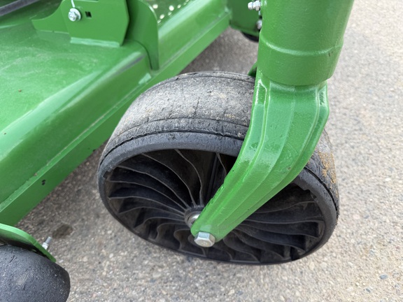 2025 John Deere Z970R - Photo10