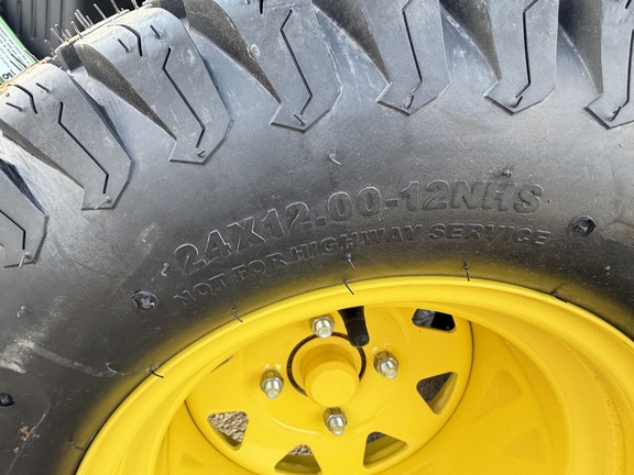 2025 John Deere Z970R - Photo11