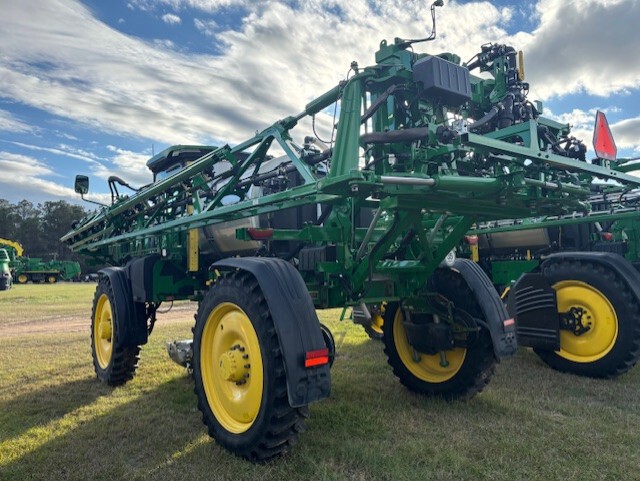 2024 John Deere 410R Image 6