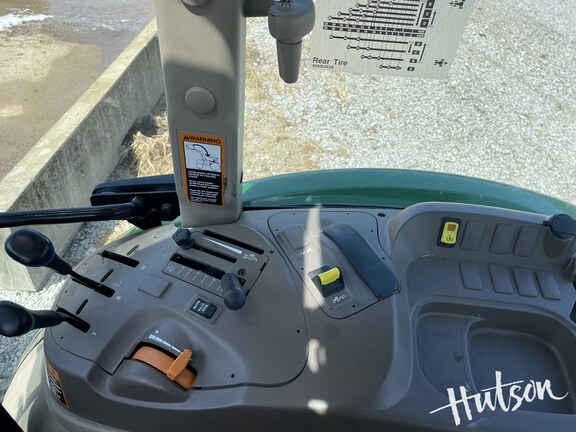 Photo of 2024 John Deere 6105E