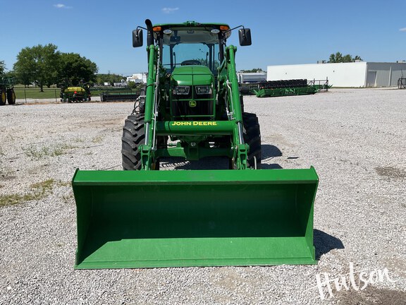 Photo of 2024 John Deere 6105E