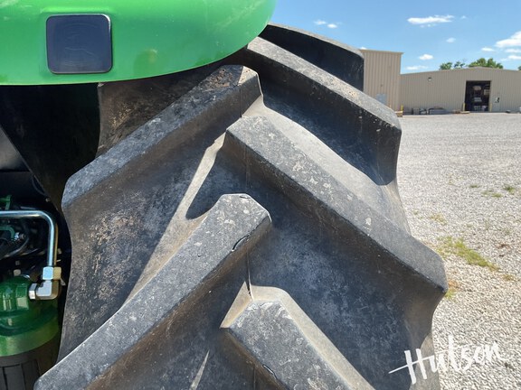 Photo of 2024 John Deere 6105E