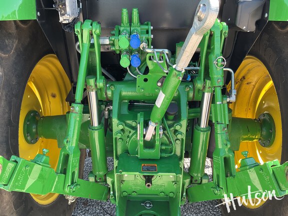 Photo of 2024 John Deere 6105E