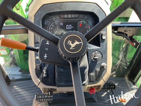 Photo of 2024 John Deere 6105E