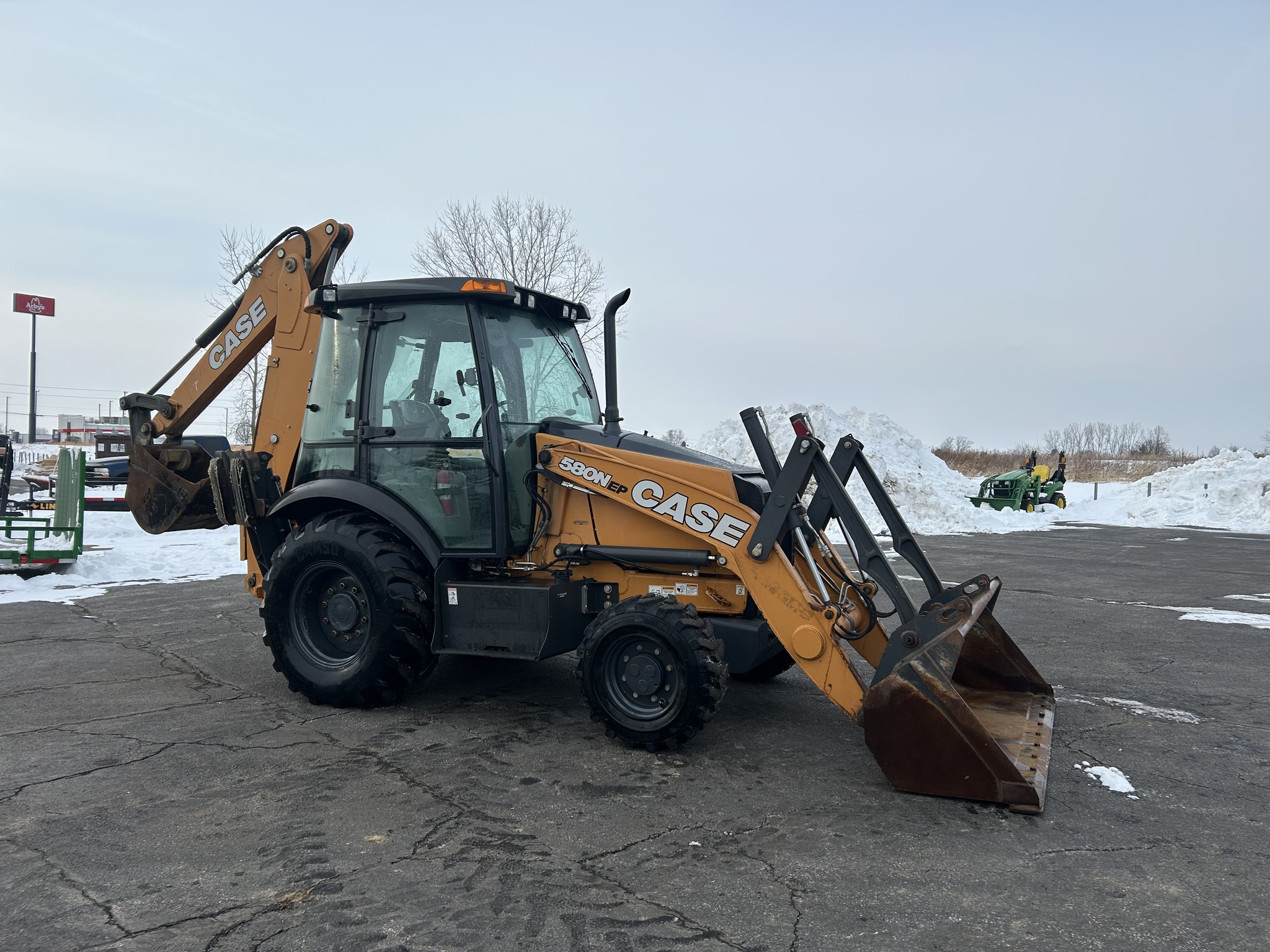 2019 Case 580N EP Image 4