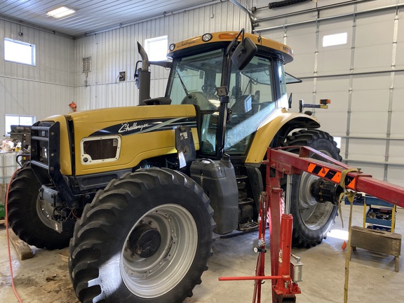  Challenger MT565B