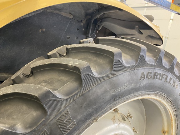 2004 Challenger MT565B - Photo14
