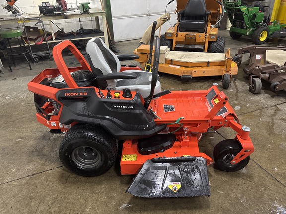 Used 2022 Ariens IKON XD 52 Zero Turn Mowers at Koenig Equipment in Urbana, OH - Photo4