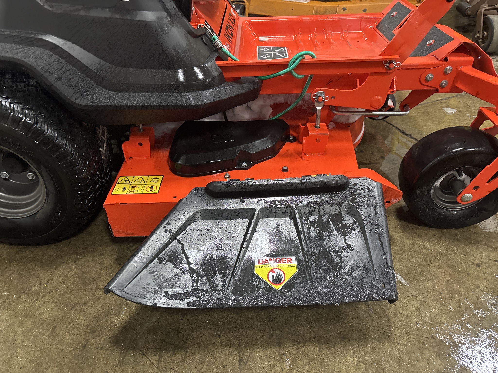 Used 2022 Ariens IKON XD 52 Zero Turn Mowers at Koenig Equipment in Urbana, OH - PhotoXL15