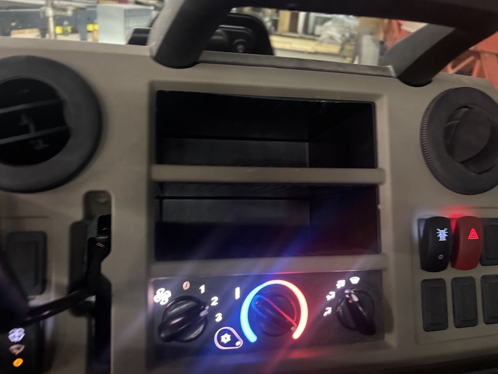 2023 John Deere XUV 835R Image 13