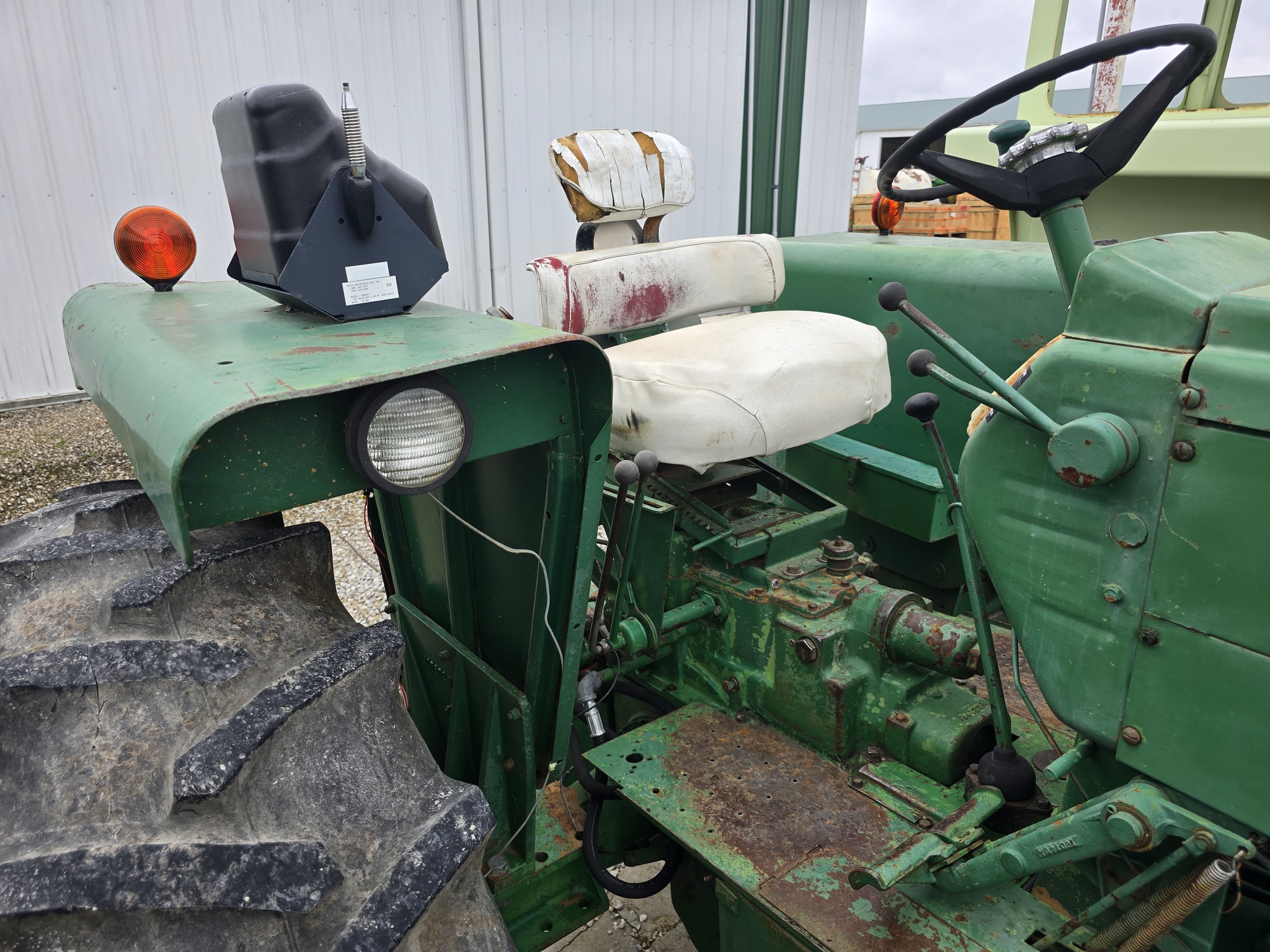 1969 Oliver 1655 Image 16