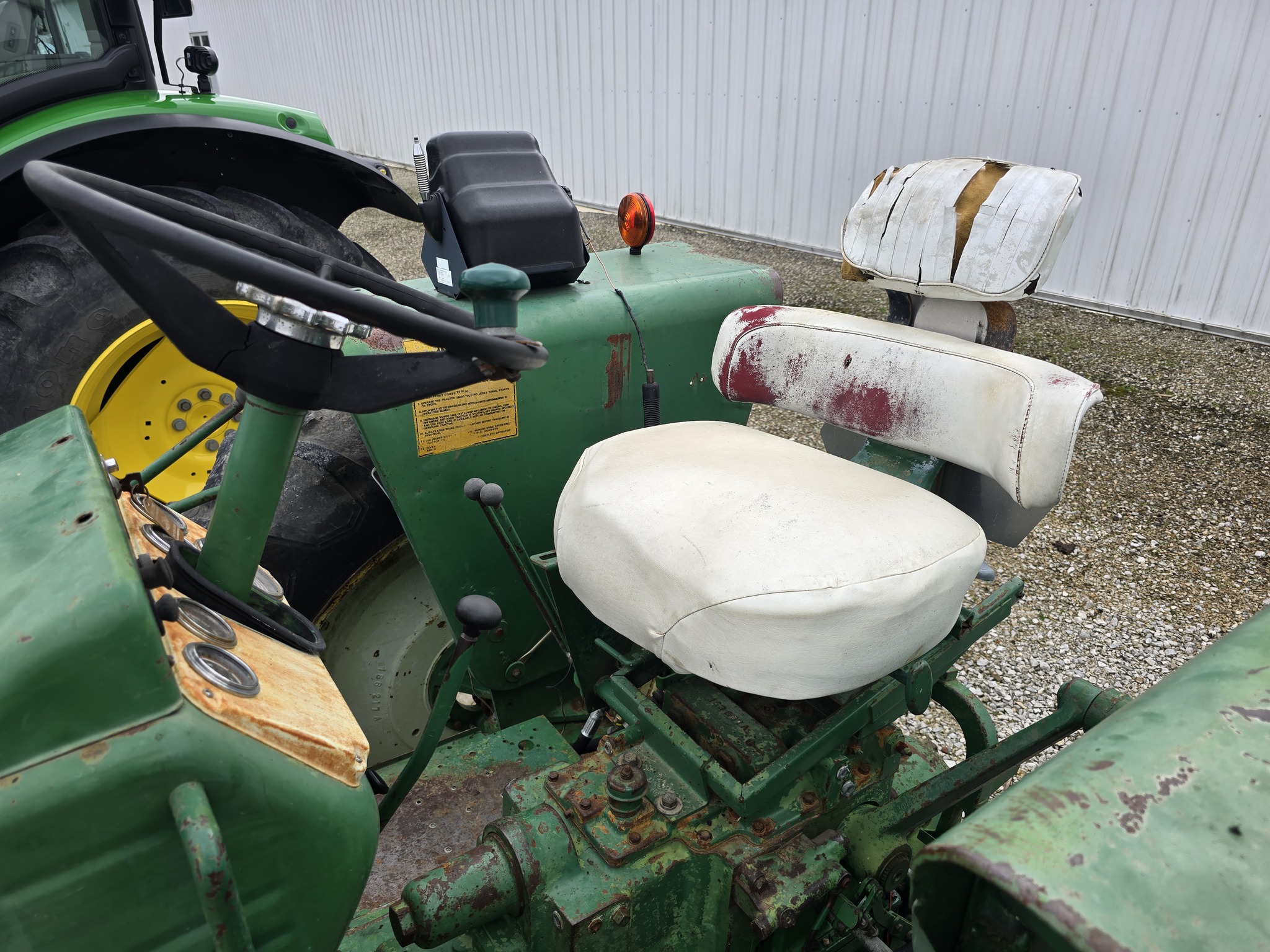 1969 Oliver 1655 Image 17