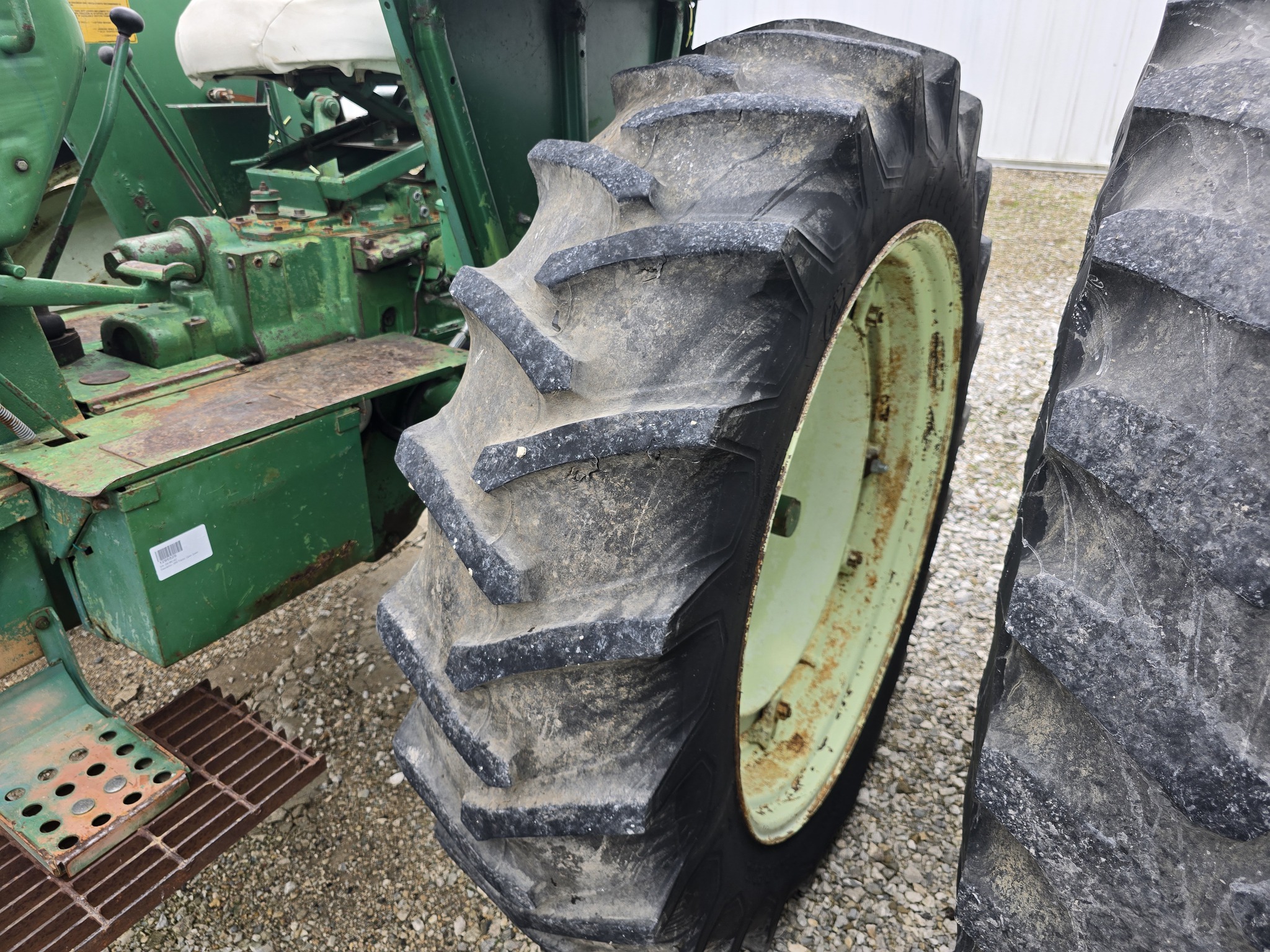 1969 Oliver 1655 Image 24