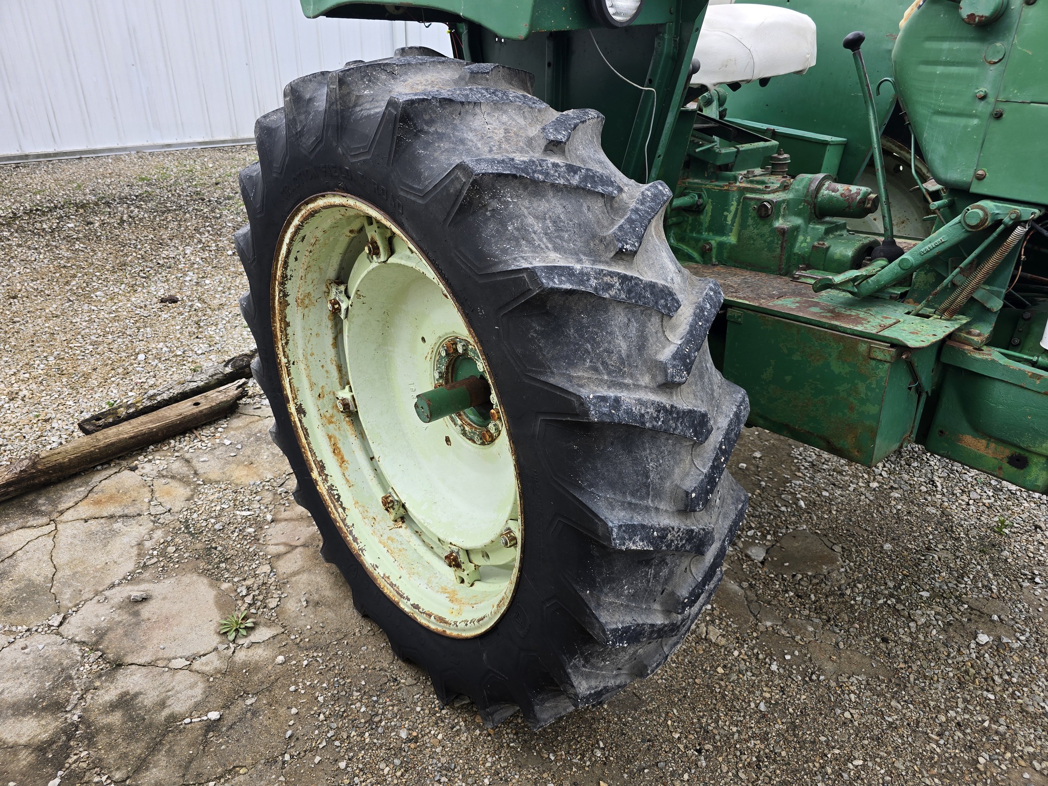 1969 Oliver 1655 Image 28