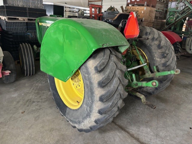 John Deere 2640 Image 3