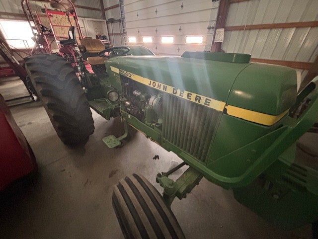John Deere 2640 Image 5
